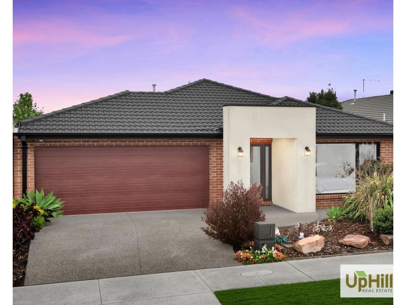 52 Simmental Drive, Clyde North VIC 3978