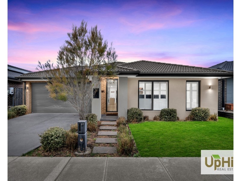 37 Chesney Circuit, Clyde VIC 3978