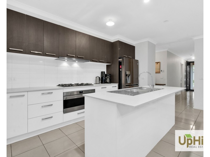 37 Chesney Circuit, Clyde VIC 3978