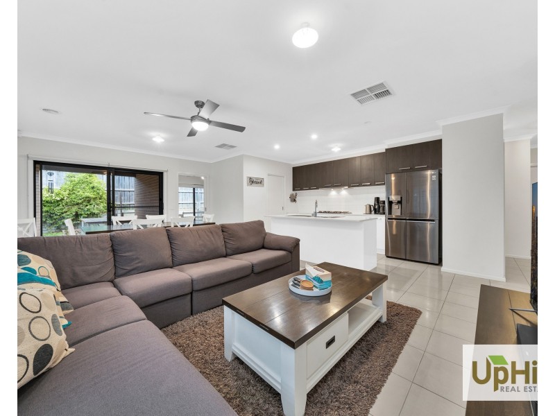 37 Chesney Circuit, Clyde VIC 3978