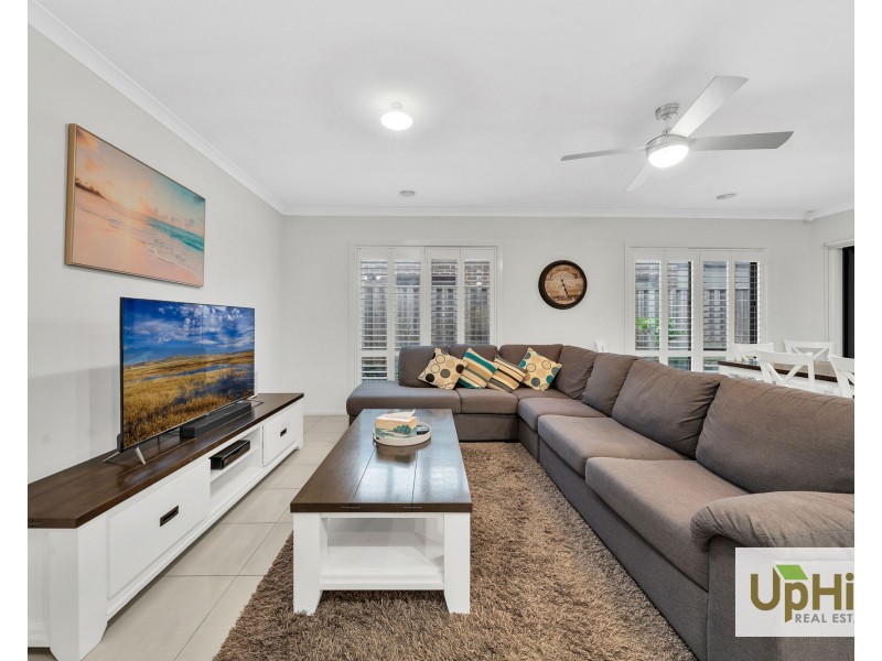 37 Chesney Circuit, Clyde VIC 3978