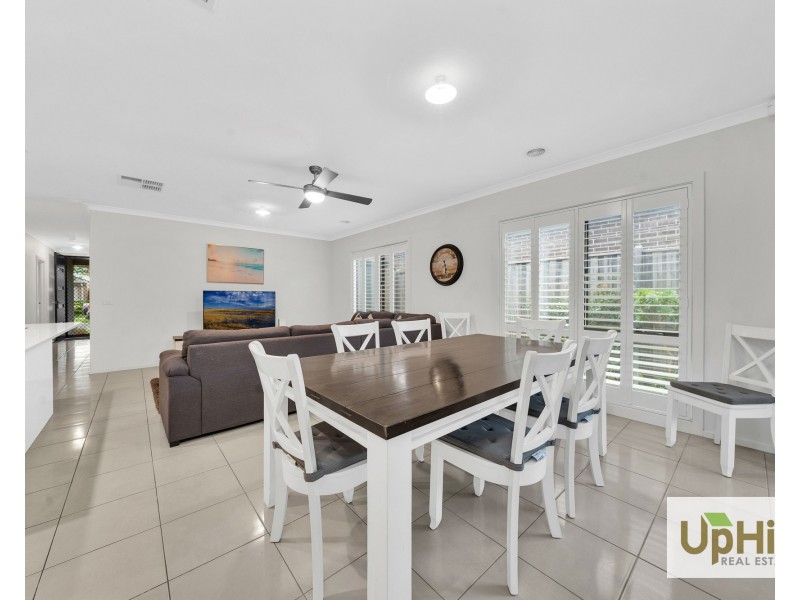 37 Chesney Circuit, Clyde VIC 3978