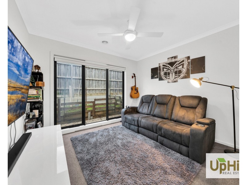 37 Chesney Circuit, Clyde VIC 3978