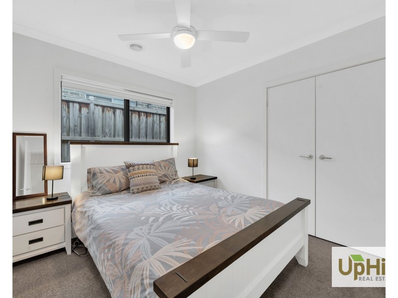 37 Chesney Circuit, Clyde VIC 3978