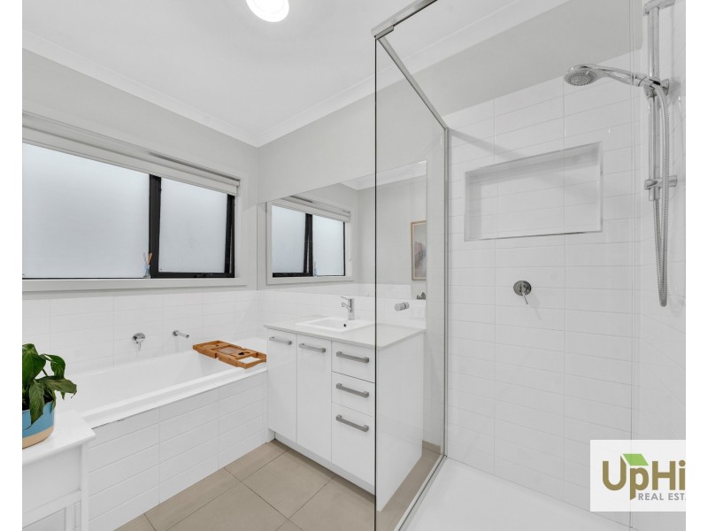 37 Chesney Circuit, Clyde VIC 3978