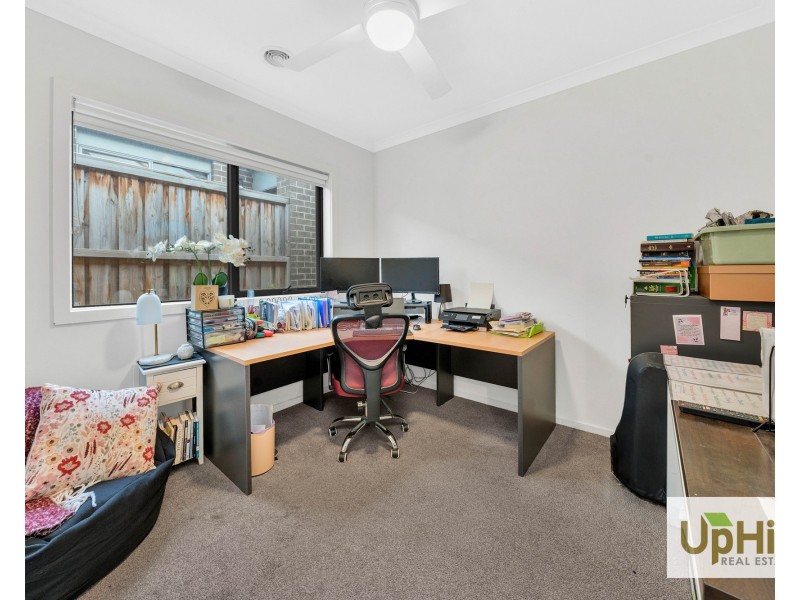 37 Chesney Circuit, Clyde VIC 3978