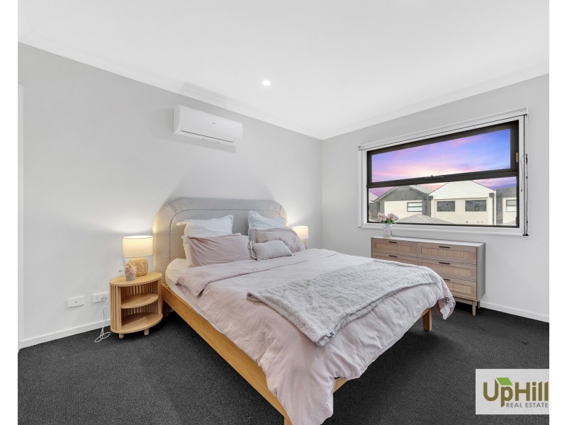 7 Guell Lane, Clyde North VIC 3978