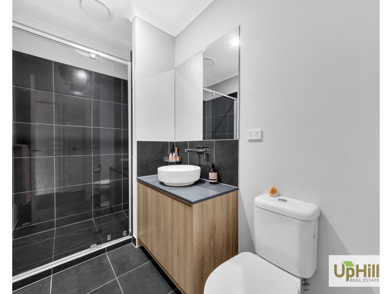 7 Guell Lane, Clyde North VIC 3978