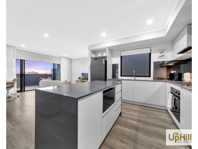 7 Guell Lane, Clyde North VIC 3978