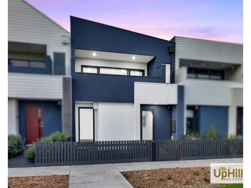 7 Guell Lane, Clyde North VIC 3978