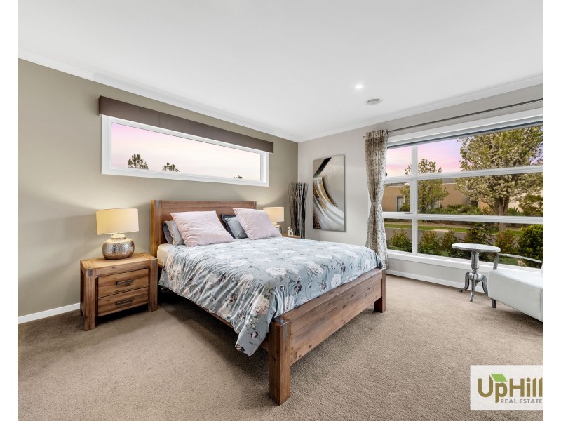 6 Serene Way, Clyde North VIC 3978