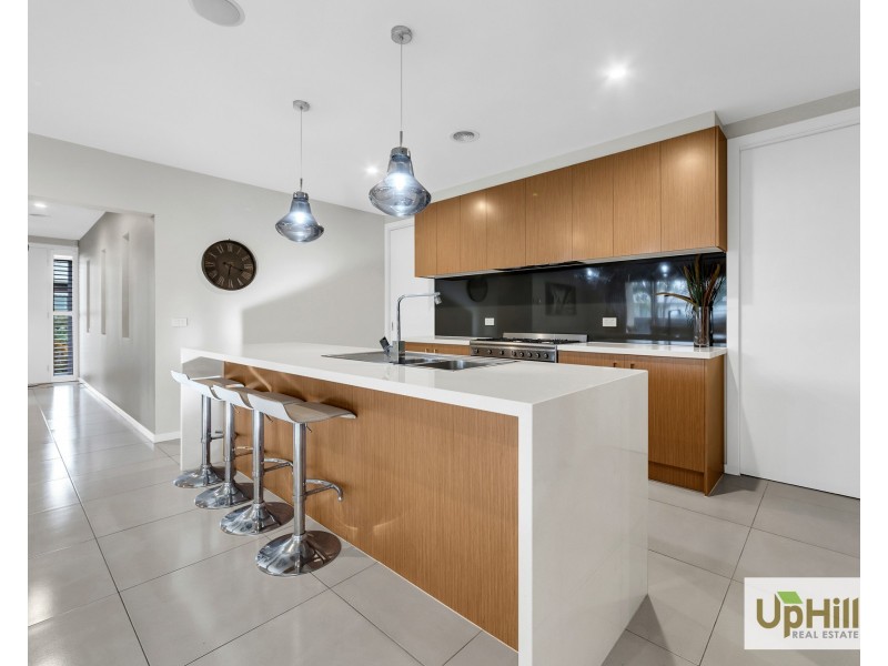 6 Serene Way, Clyde North VIC 3978