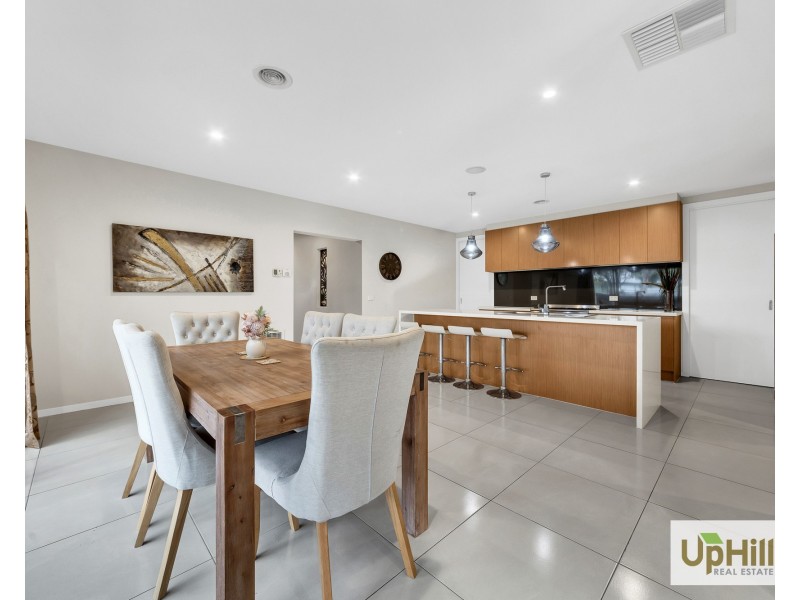 6 Serene Way, Clyde North VIC 3978