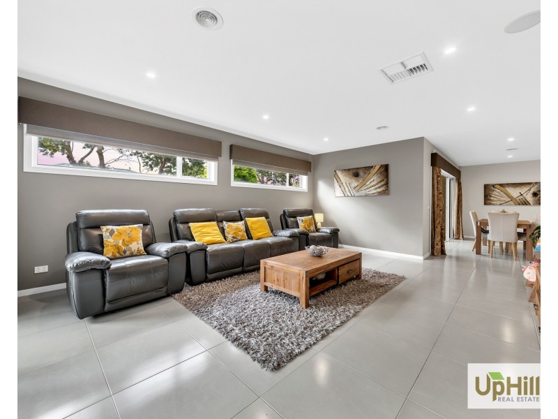 6 Serene Way, Clyde North VIC 3978