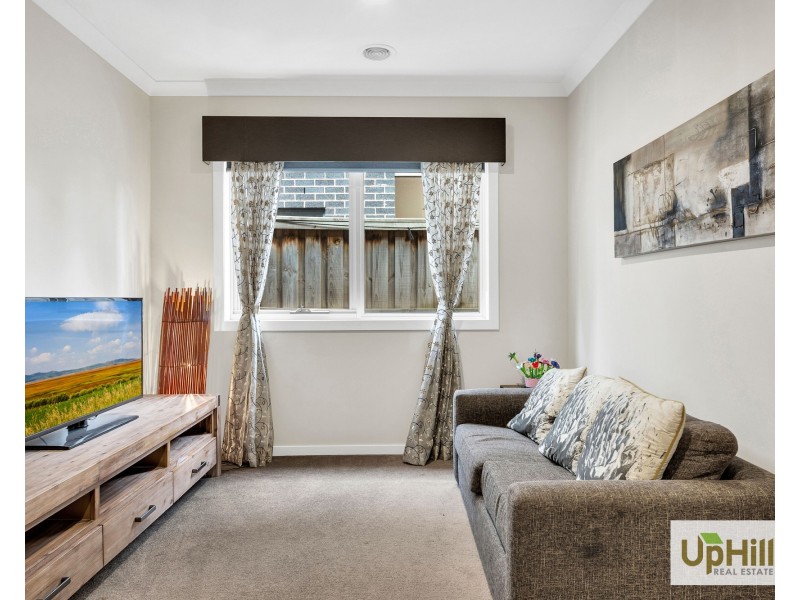 6 Serene Way, Clyde North VIC 3978