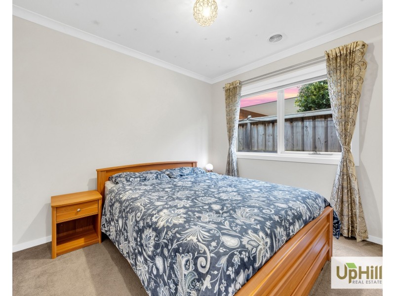 6 Serene Way, Clyde North VIC 3978