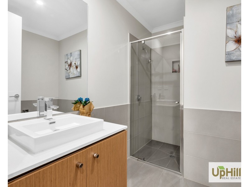 6 Serene Way, Clyde North VIC 3978