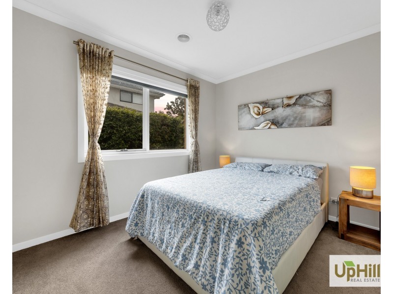 6 Serene Way, Clyde North VIC 3978