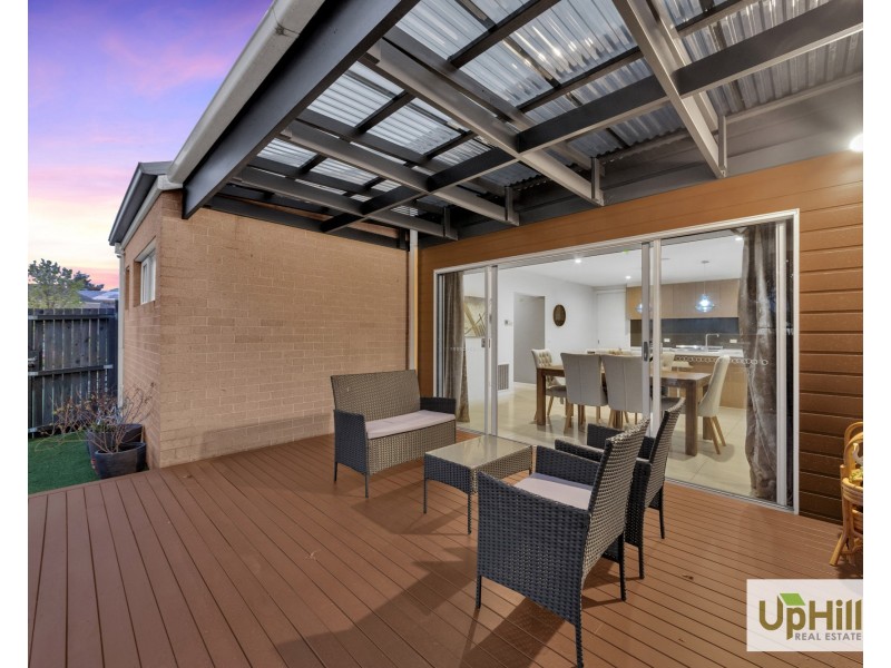 6 Serene Way, Clyde North VIC 3978