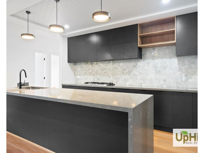 2 Eiger Street, Clyde North VIC 3978