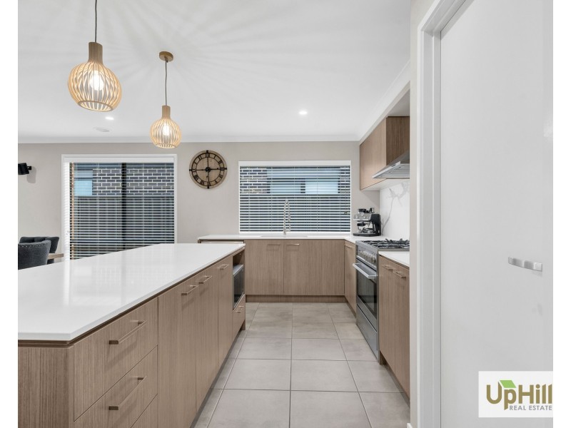 11 Magenta Street, Clyde North VIC 3978