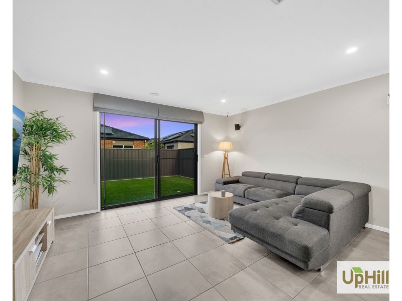 11 Magenta Street, Clyde North VIC 3978