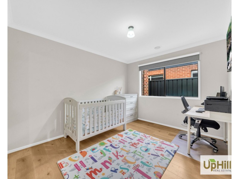 11 Magenta Street, Clyde North VIC 3978
