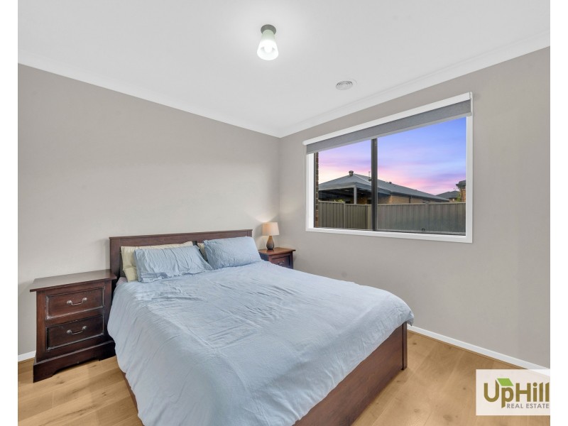 11 Magenta Street, Clyde North VIC 3978