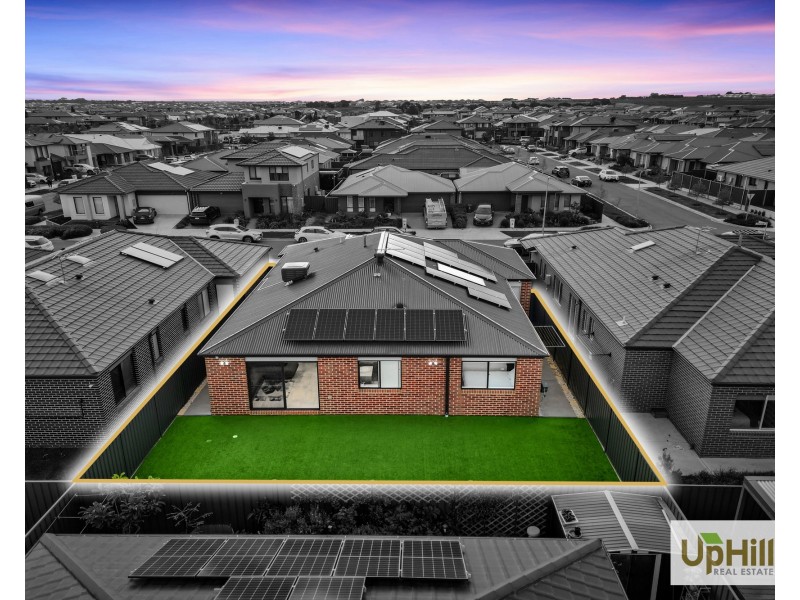 11 Magenta Street, Clyde North VIC 3978