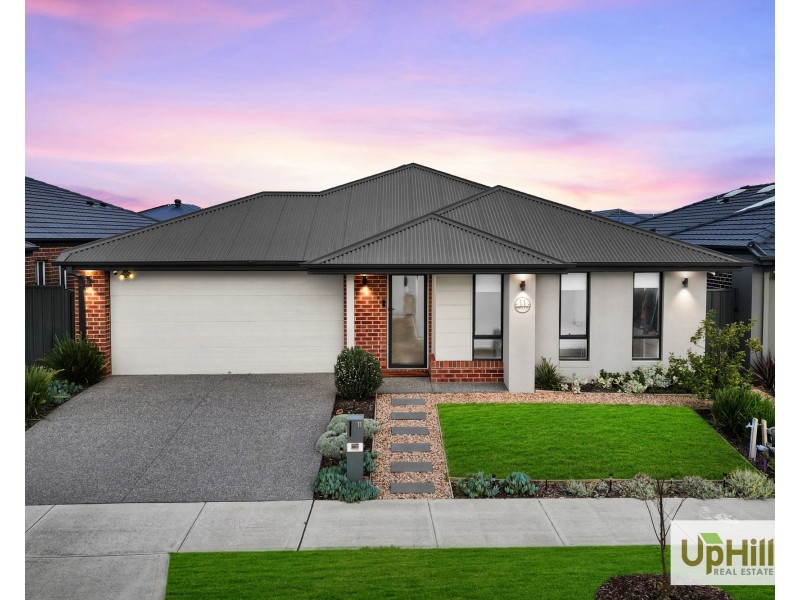 11 Magenta Street, Clyde North VIC 3978