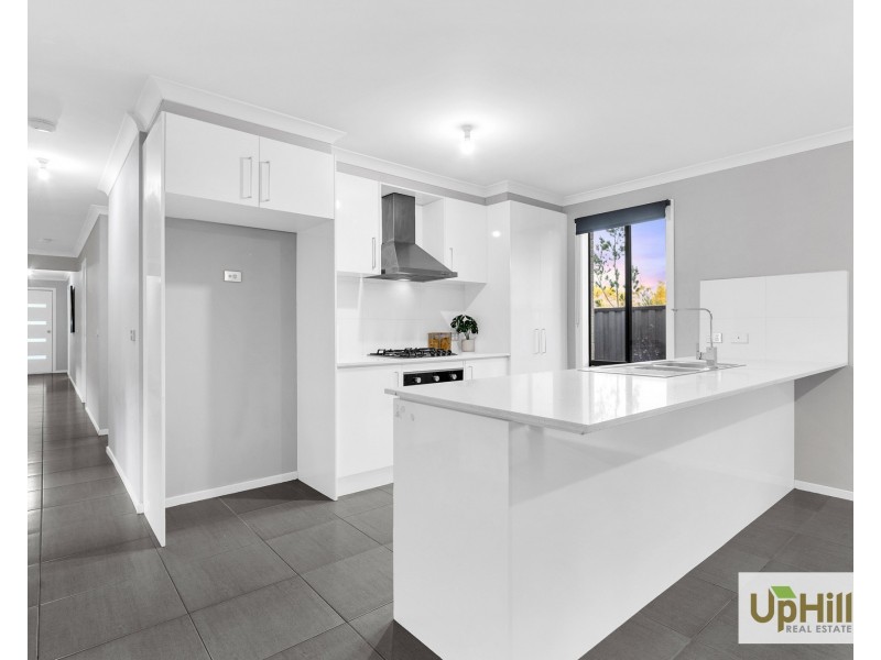 23 Pinnacle Drive, Pakenham VIC 3810