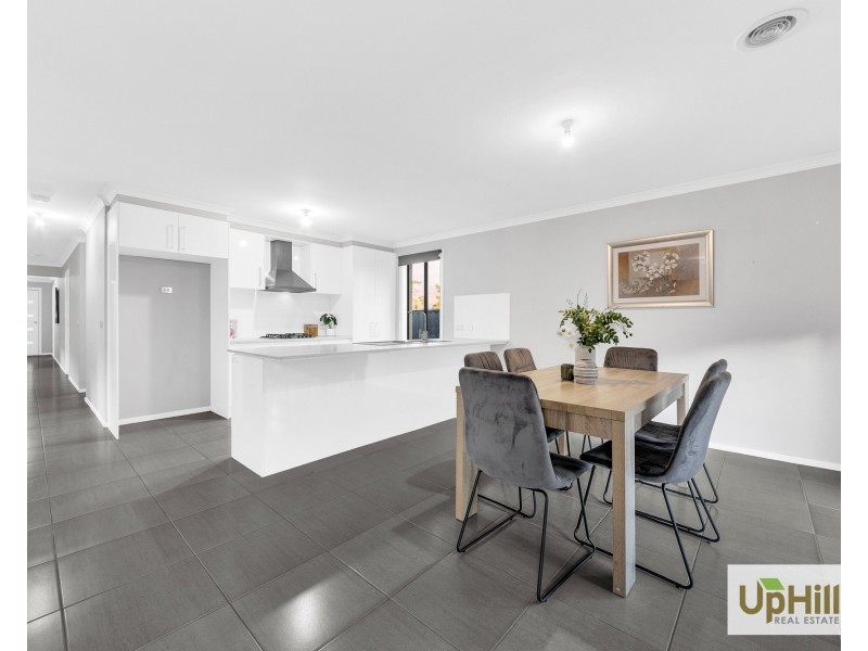 23 Pinnacle Drive, Pakenham VIC 3810