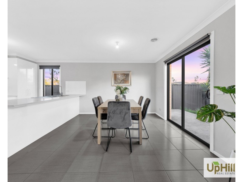 23 Pinnacle Drive, Pakenham VIC 3810