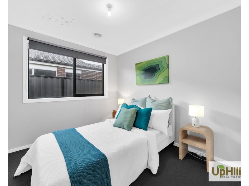 23 Pinnacle Drive, Pakenham VIC 3810