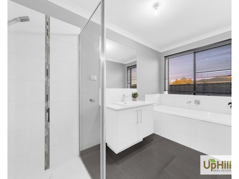 23 Pinnacle Drive, Pakenham VIC 3810