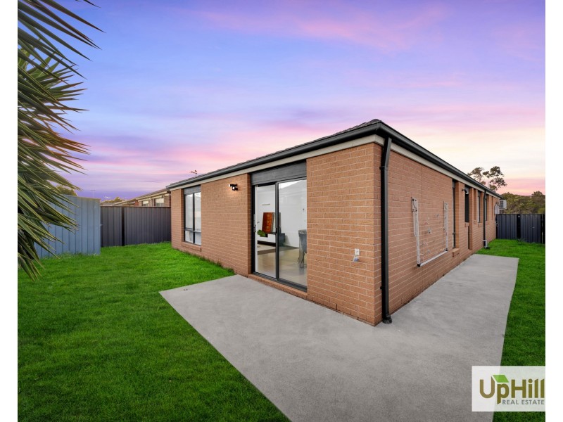 23 Pinnacle Drive, Pakenham VIC 3810