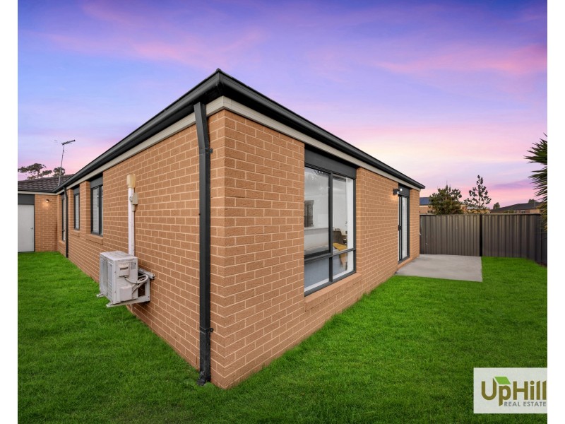 23 Pinnacle Drive, Pakenham VIC 3810