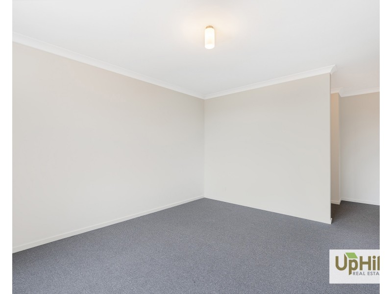 4 Wonder Avenue, Clyde North VIC 3978
