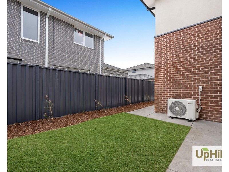 4 Wonder Avenue, Clyde North VIC 3978
