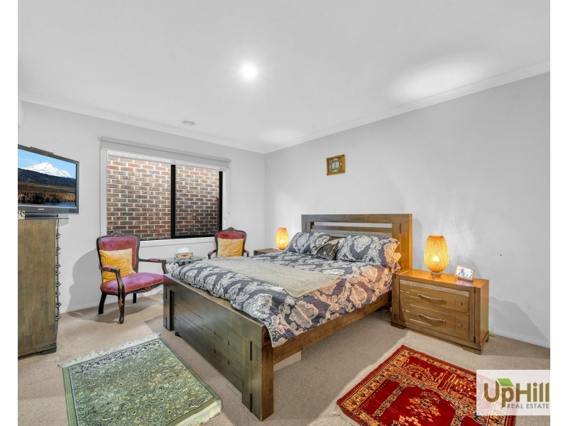4 Union Street, Clyde North VIC 3978