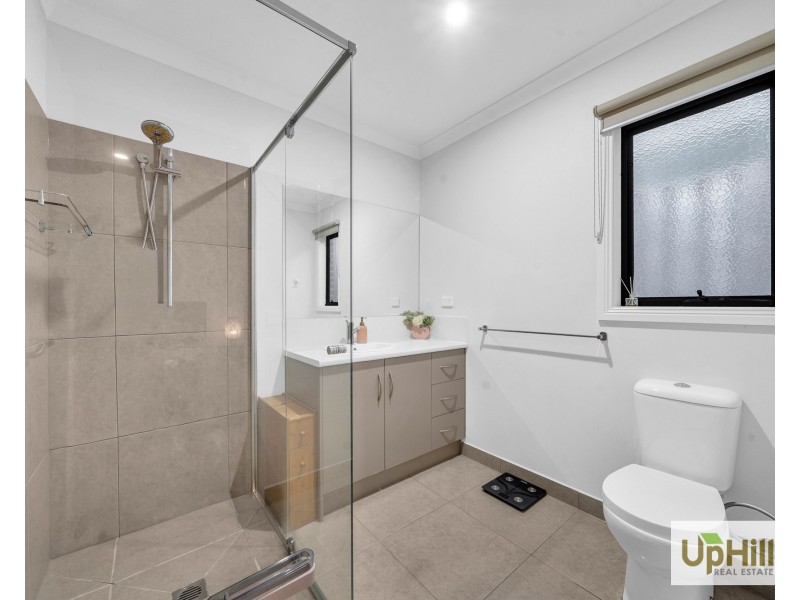 4 Union Street, Clyde North VIC 3978