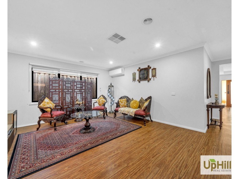 4 Union Street, Clyde North VIC 3978