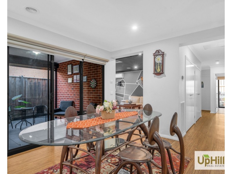 4 Union Street, Clyde North VIC 3978