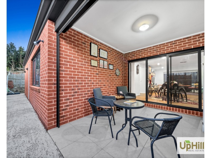 4 Union Street, Clyde North VIC 3978
