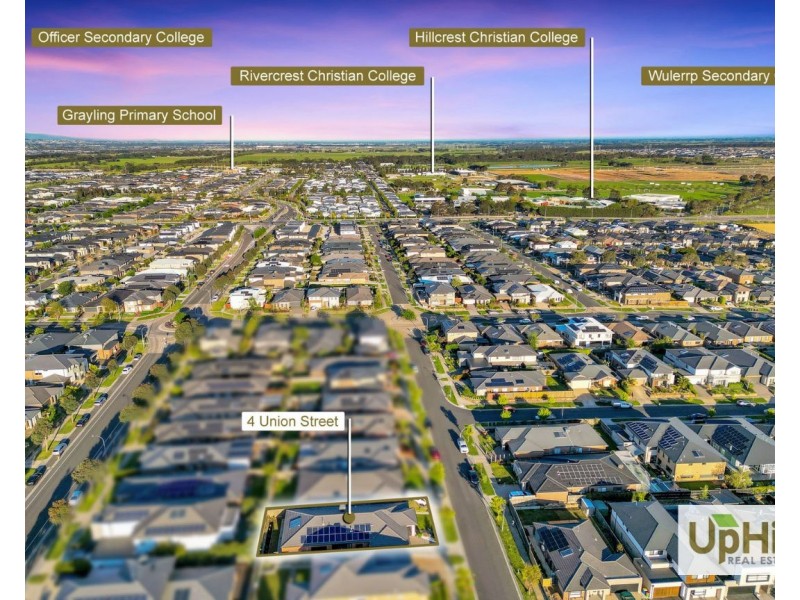 4 Union Street, Clyde North VIC 3978