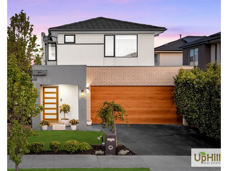 8 Merlot Way, Clyde North VIC 3978