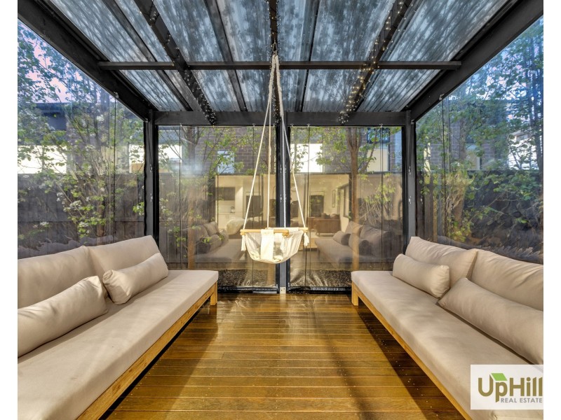 8 Merlot Way, Clyde North VIC 3978