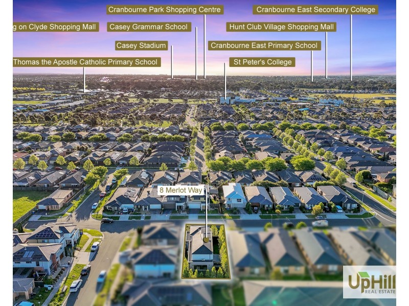 8 Merlot Way, Clyde North VIC 3978