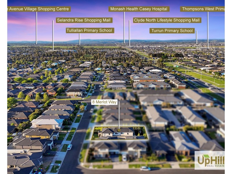 8 Merlot Way, Clyde North VIC 3978