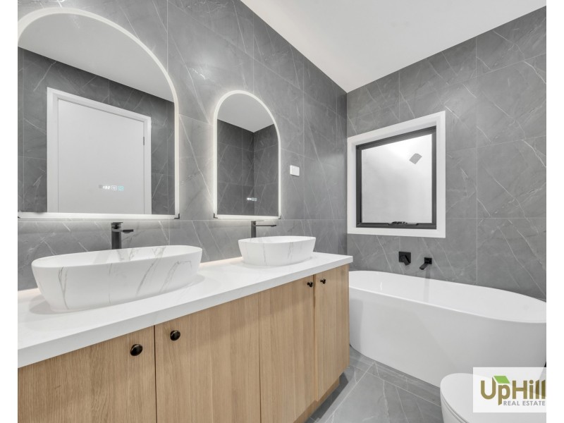 296 Rix Road, Officer VIC 3809